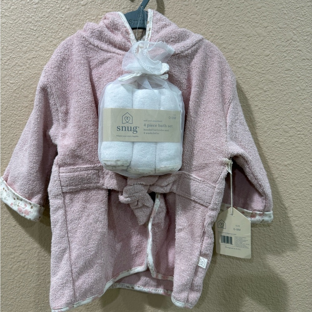 4 piece Snug Pink Baby Bathrobe and Towel Set NEW